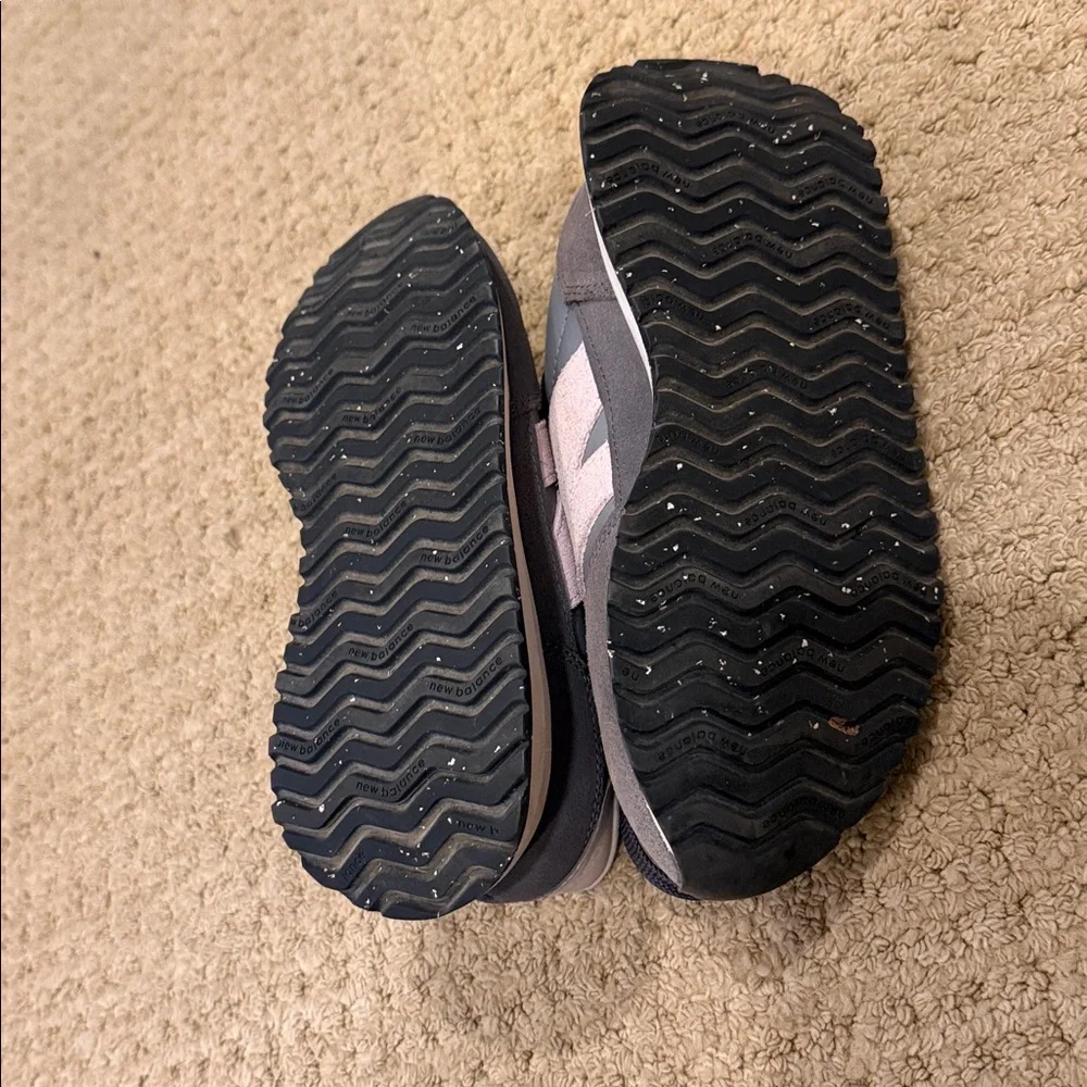 New Balance Women's 237 Sneakers - Picture 3 of 3